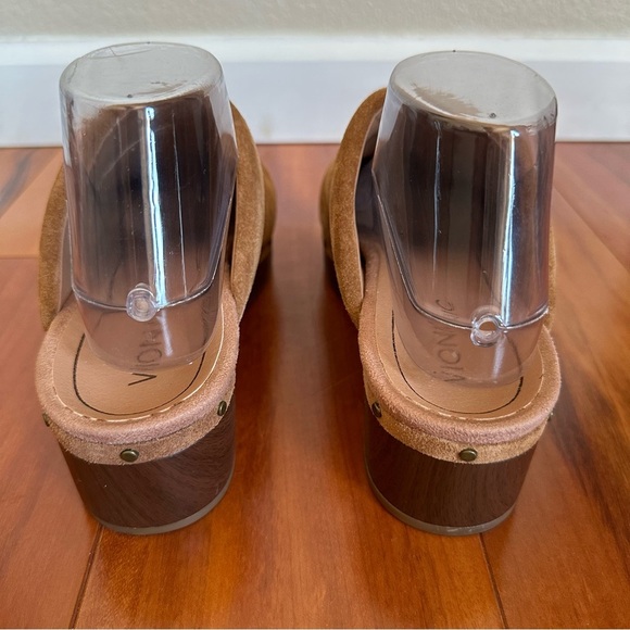 NWOT Vionic Day Kacie Suede Studded in Toffee Heeled Clogs - Picture 9 of 13